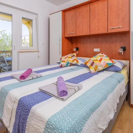 Apartamento Gorgeous In Rab With Wi-fi